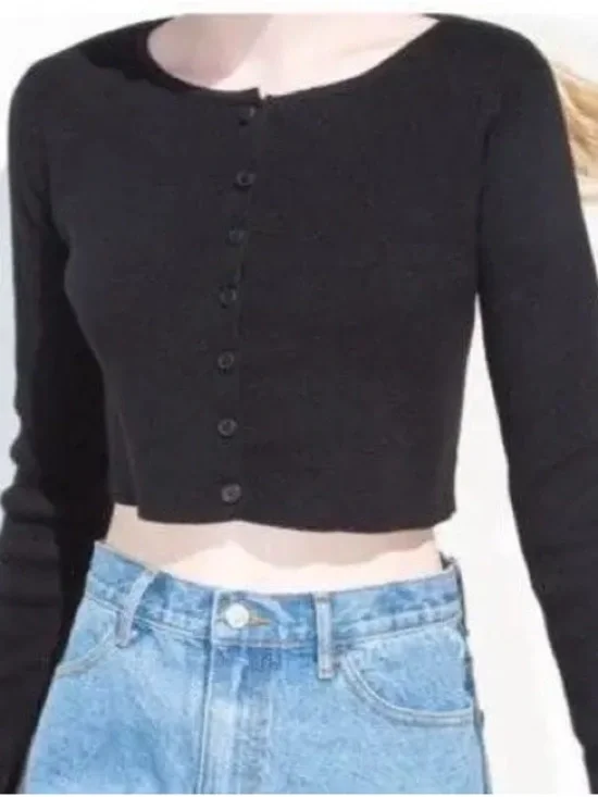 Brandy Melville sweater - Picture 2 of 3